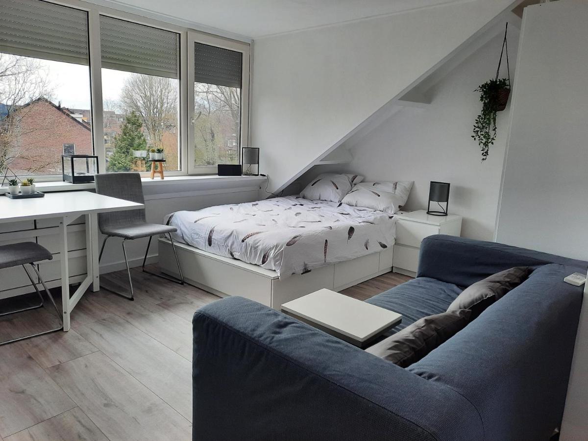 Studio 76 Groningen Met Gratis Leenfietsen Hotel Exterior photo